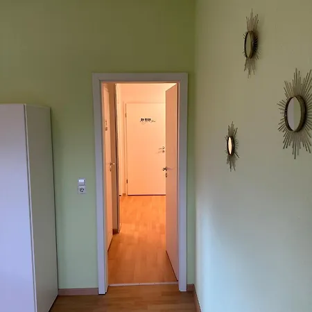 Linda Ninh * Dresden