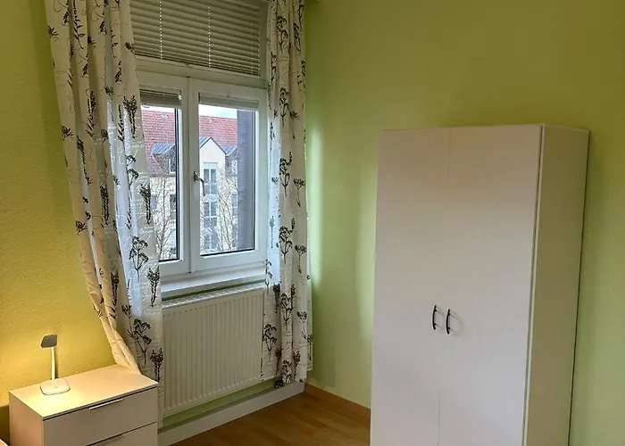 Linda Ninh * Dresden